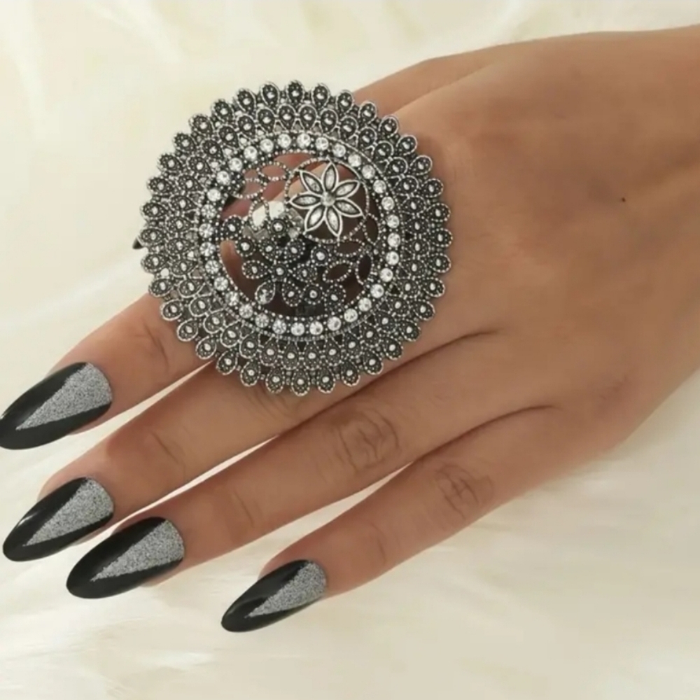 Vintage Indian Adjustable Ring / Boho Ring in SIlver accent